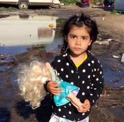 (c) Care4Calais