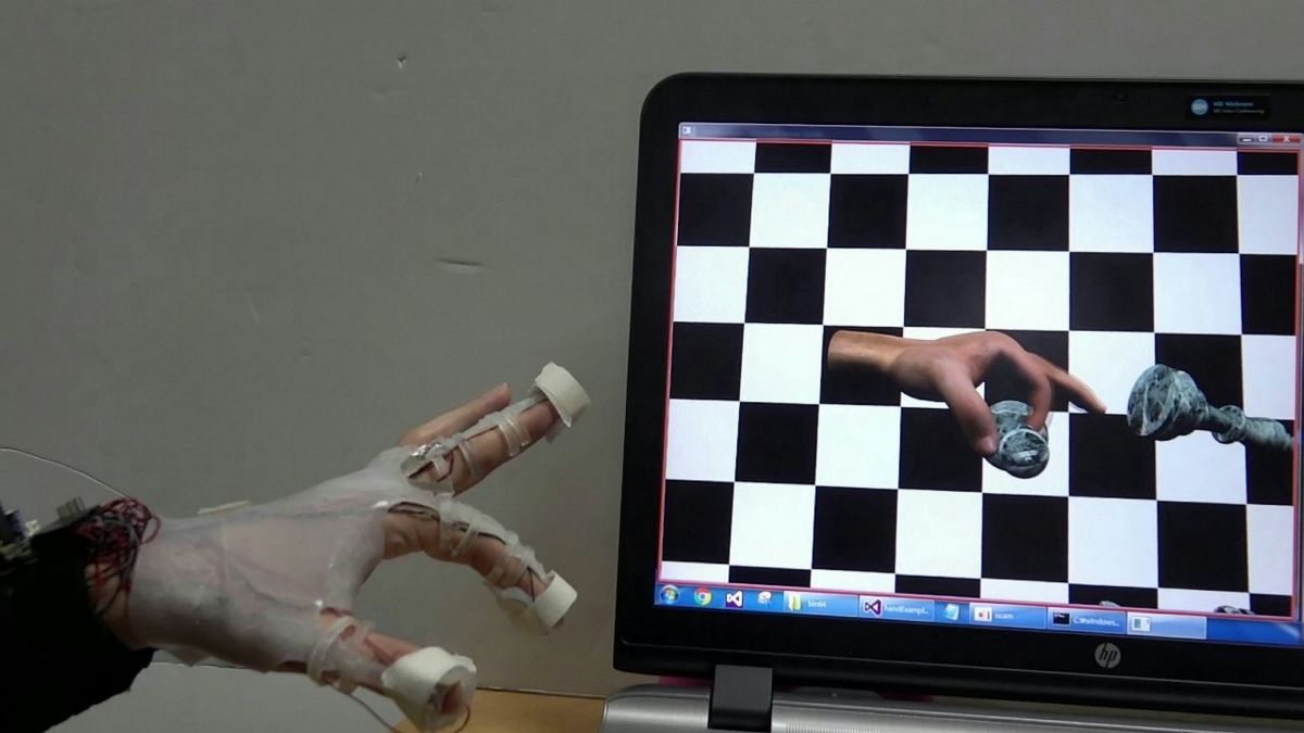 Glove that lets you ‘feel’ virtual reality objects is set to revolutionise gaming