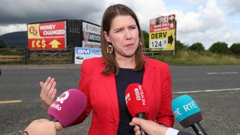 Jo Swinson visits Irish border
