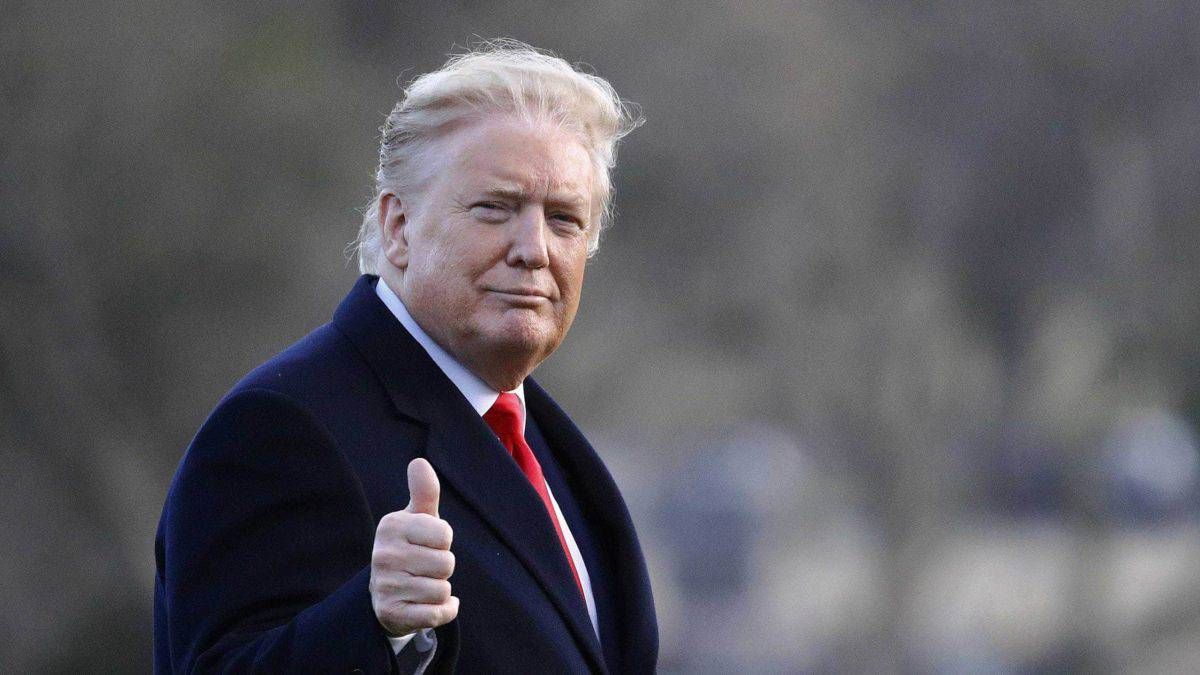 Top 12 Tweets about Donald Trump’s fake tan