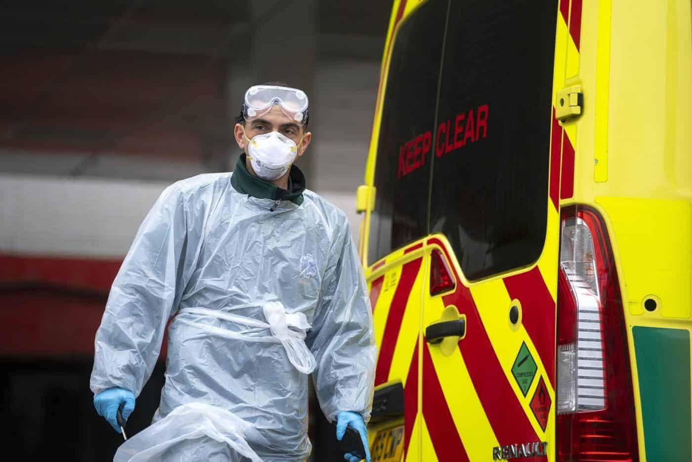 Two Vietnamese children donate 20,000 masks to UK medical staff