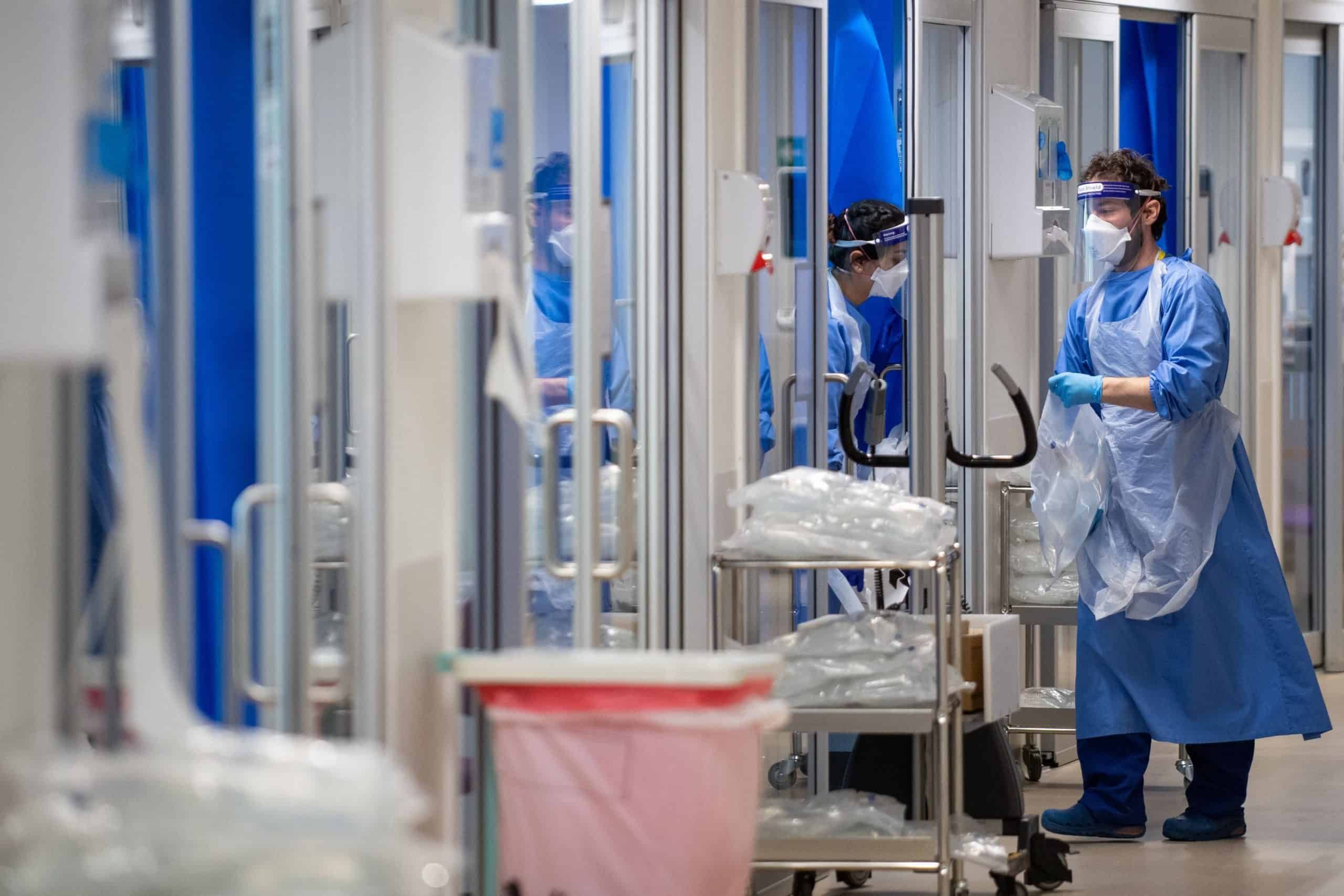 Covid-19 pressure causes NHS waiting lists to hit record highs