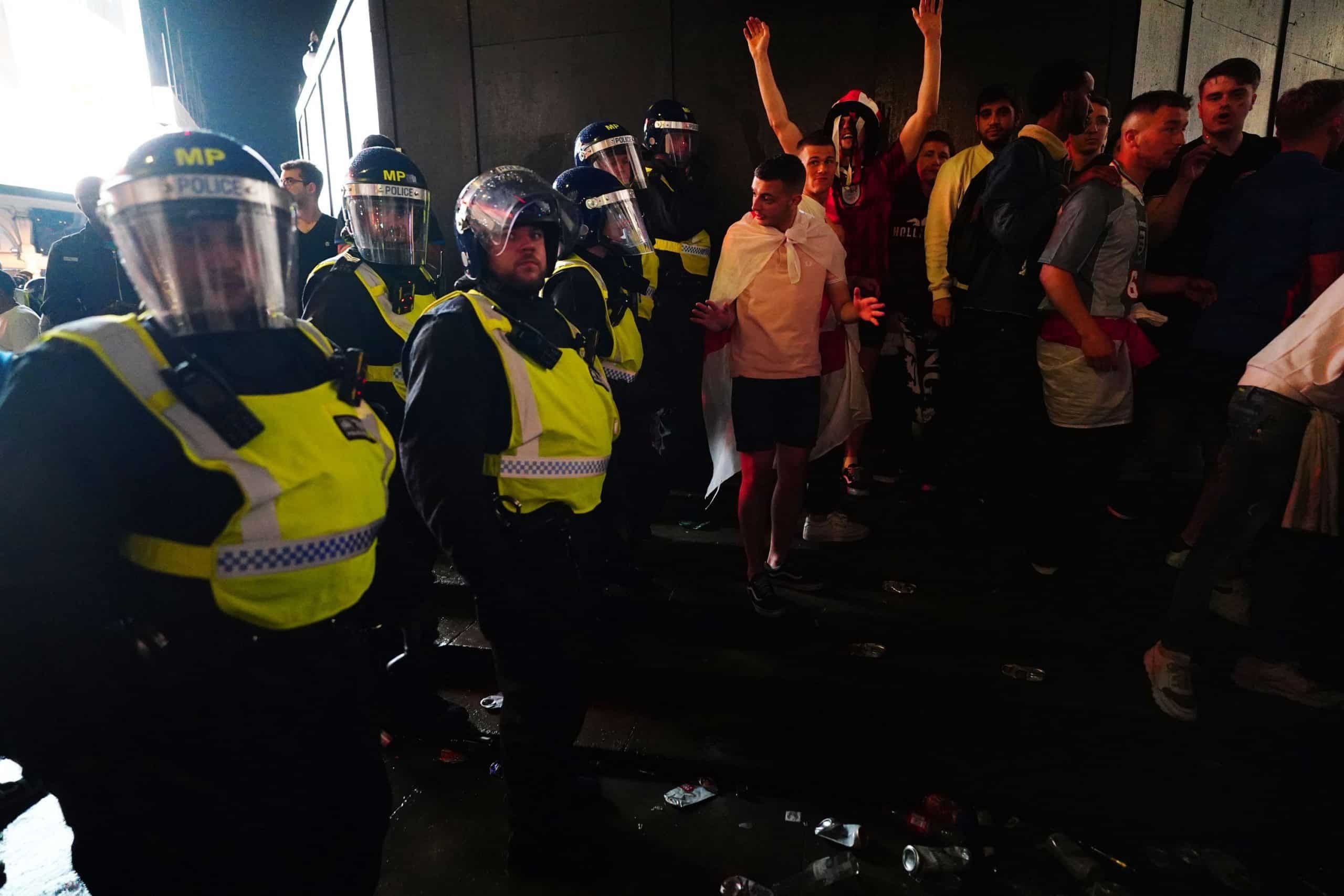 Dan Snow asks people to post a pic that encapsulates Britain – and it went exactly as expected