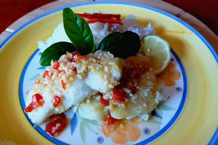 Spicy Fried Fish with Chilli Lime Sauce