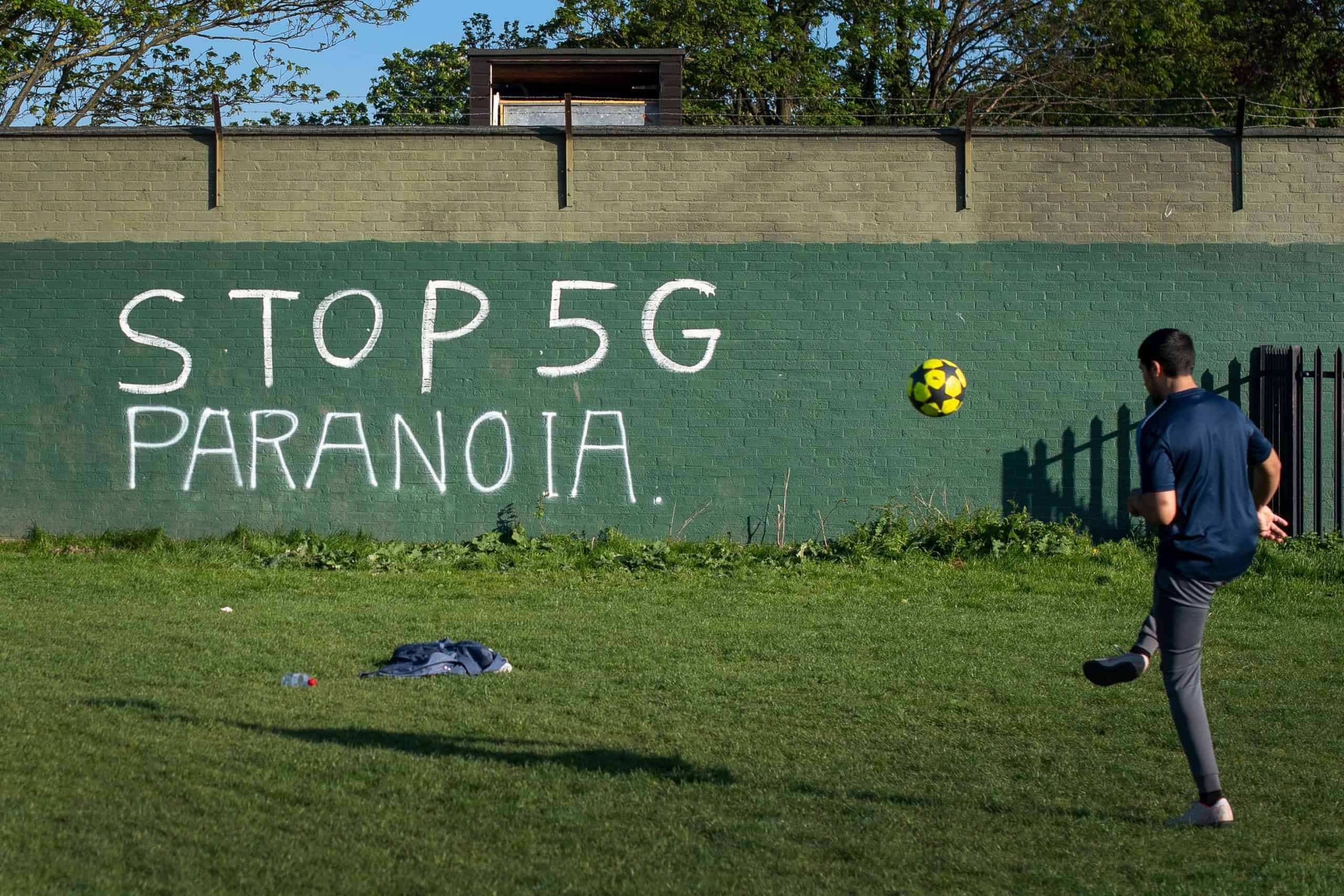 Right Said Fred say that 5G monitors claim 22.02.22 is ‘significant day’ & people aren’t having it