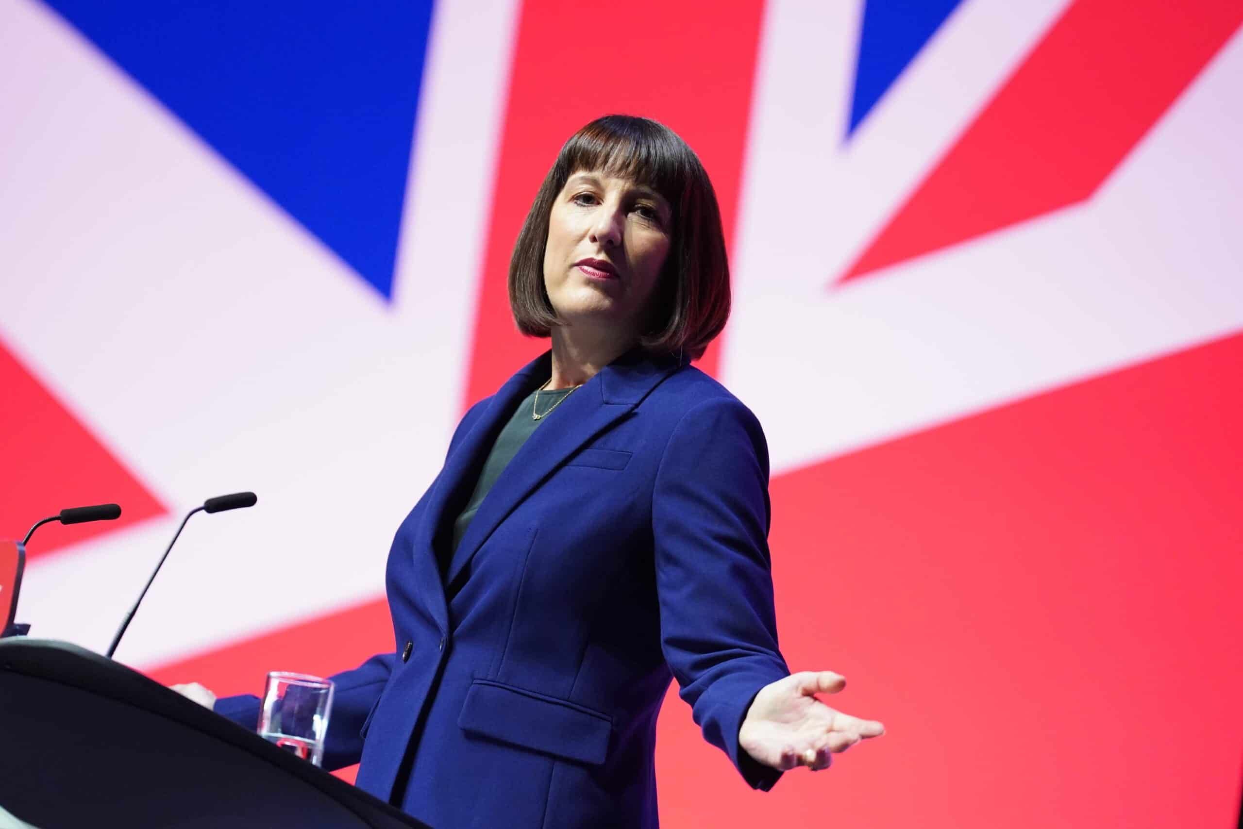 Shadow chancellor rules out reinstating cap on bankers’ bonuses
