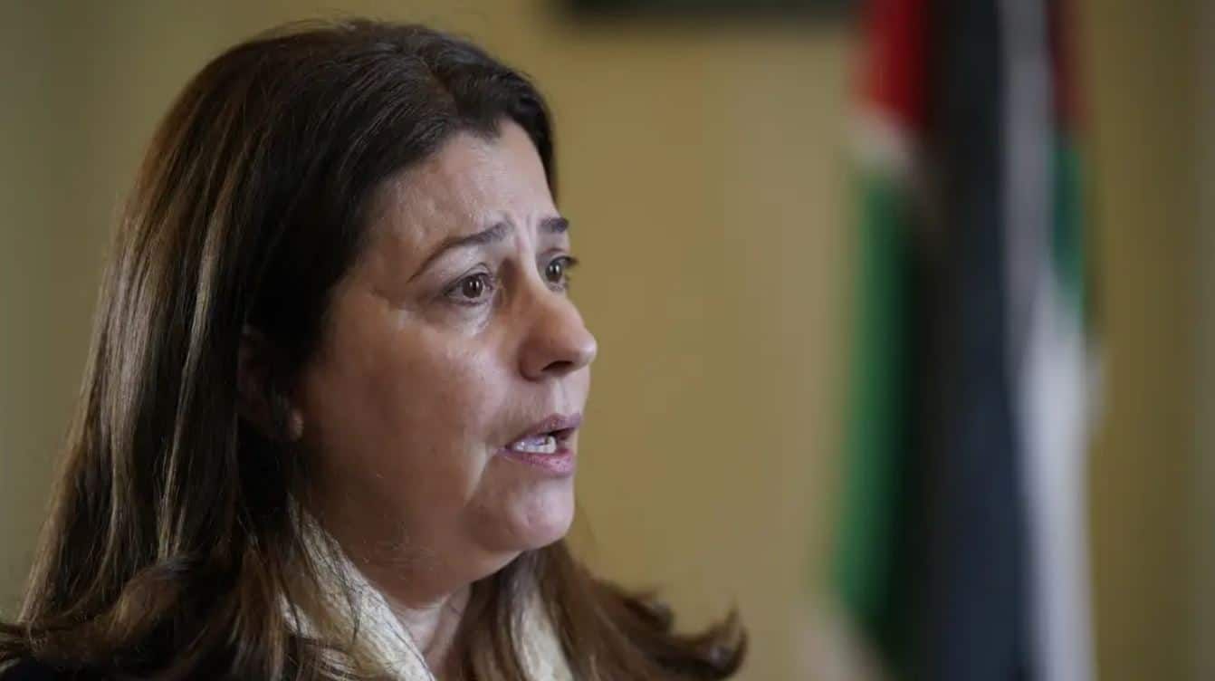 Palestinian ambassador receives standing ovation at Sinn Fein conference
