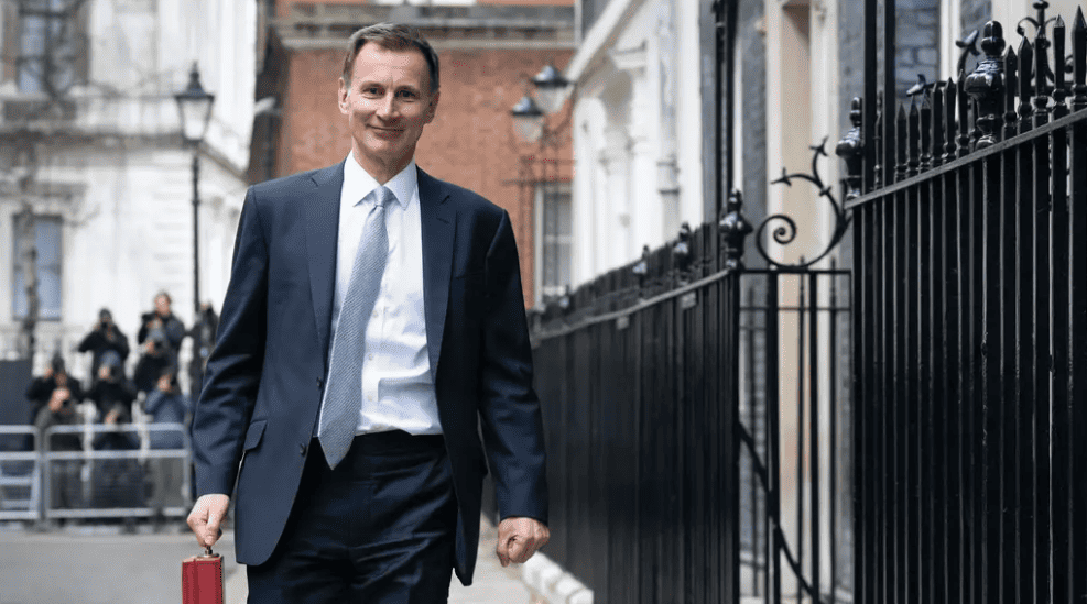 Hunt cuts national insurance in pre-election Budget giveaway