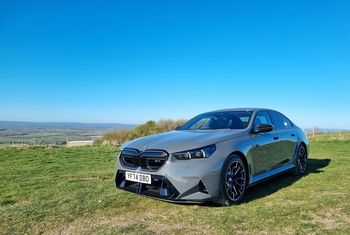 G90 BMW M5