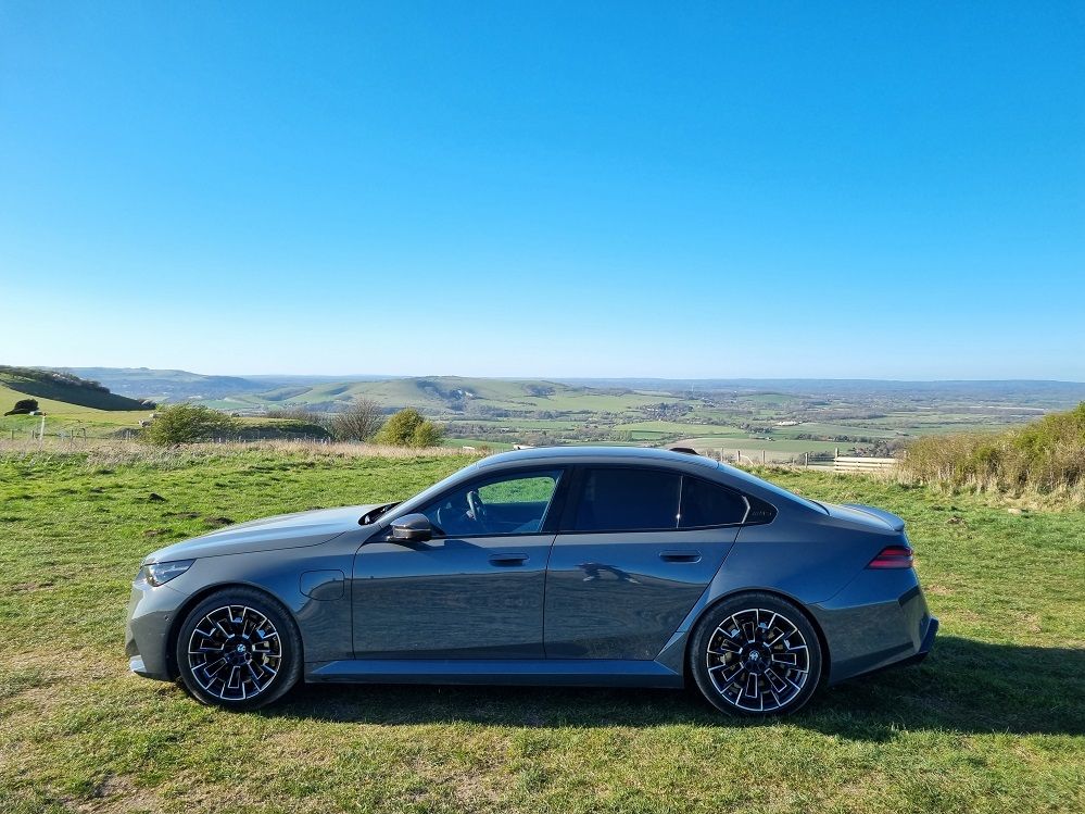 G90 BMW M5