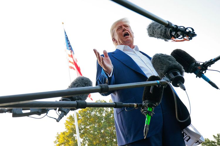 WASHINGTON, DC - JUNE 24: U.S. President Donald Trump speaks to reporters before boarding the Marine One presidential helicopter and departing the White House on June 24, 2025 in Washington, DC. Less than 12 hours after announcing a ceasefire between Israel and Iran, Trump is traveling to the Netherlands to attend the NATO leaders' summit.  (Photo by Chip Somodevilla/Getty Images)
