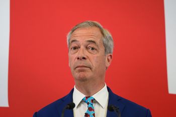 Labour minister issues perfect response as Farage urges PM to appoint Reform peers