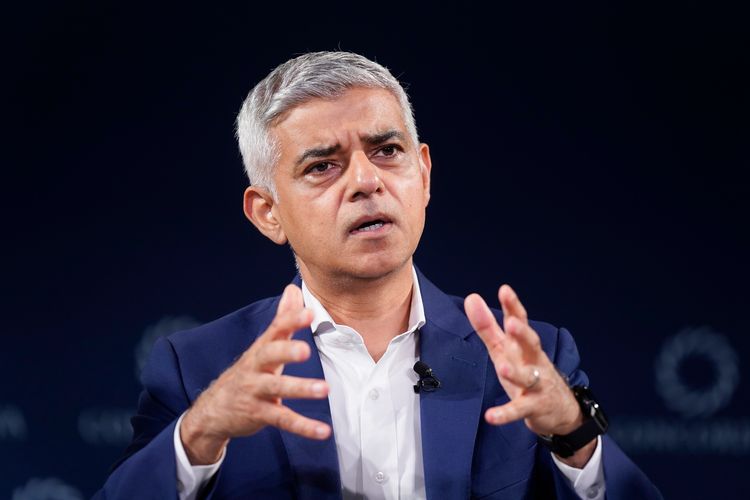 New figures show fall in knife crime, robbery and theft in London