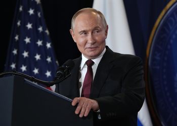 Top Putin ally urges nuclear bombs to be dropped on Oxford and Cambridge