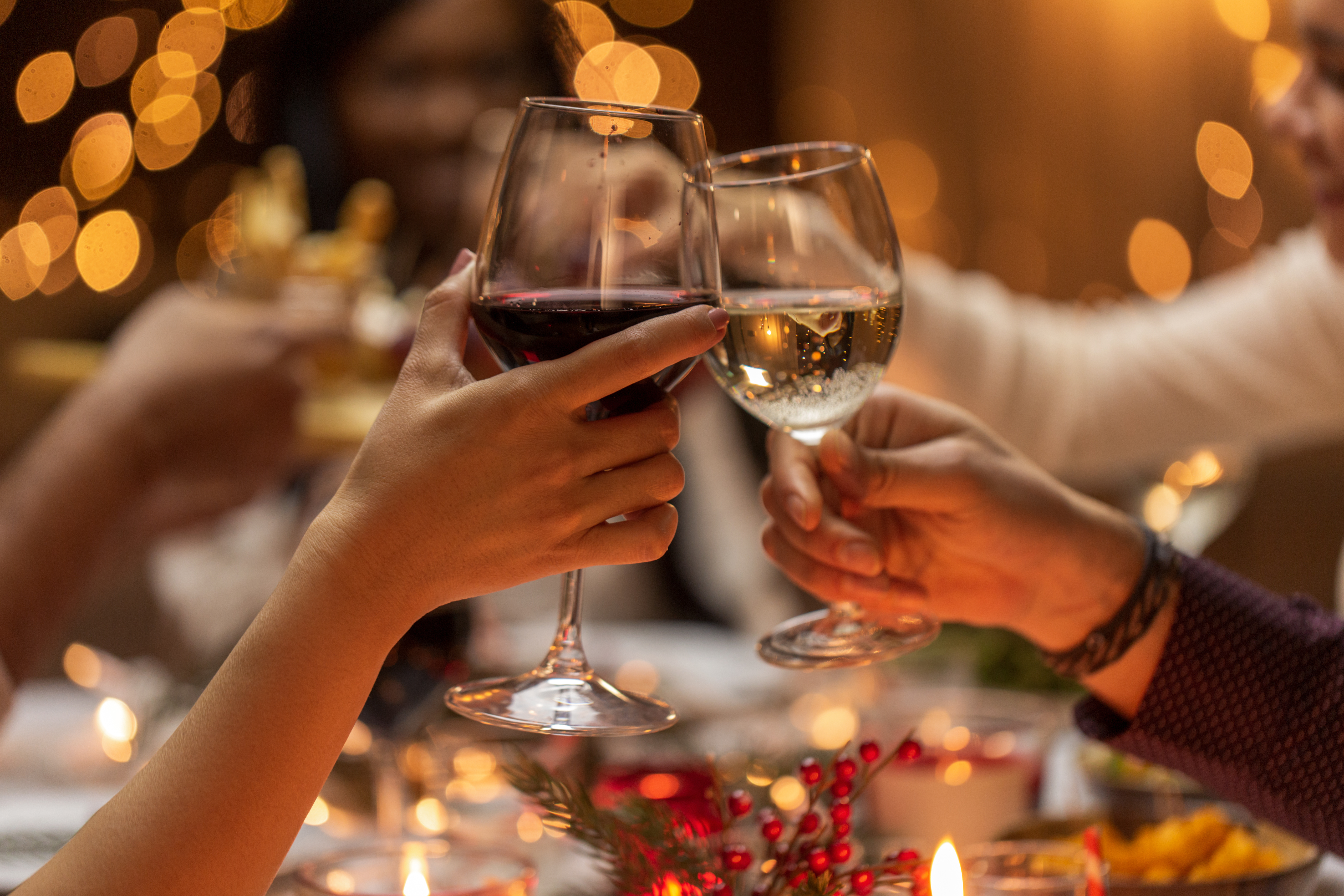 thelondoneconomic.com - TLE - Wine expert reveals the best drink to have with every Christmas event