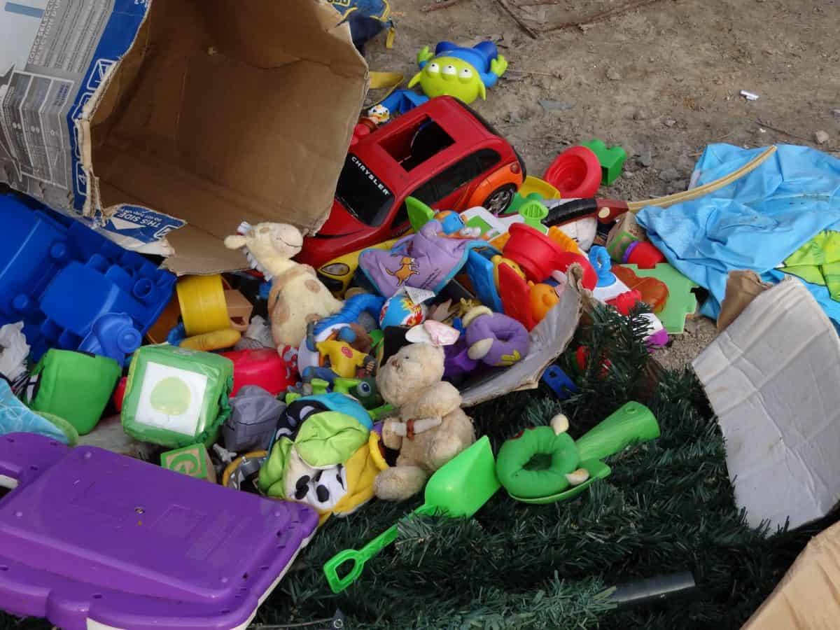 Junk hoarding costs families £75billion in lost property space
