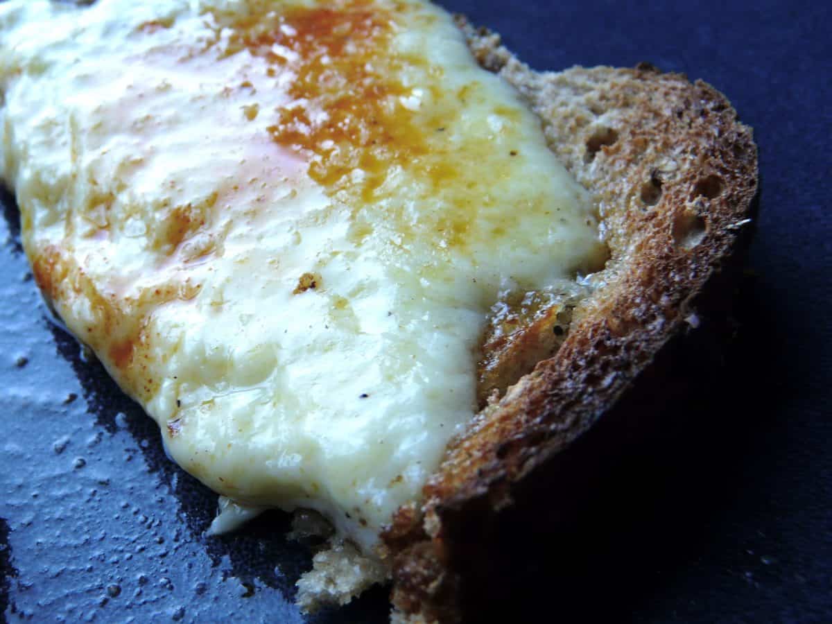 Cheese on toast recipe | Photo: Tristan Ferne / Flickr
