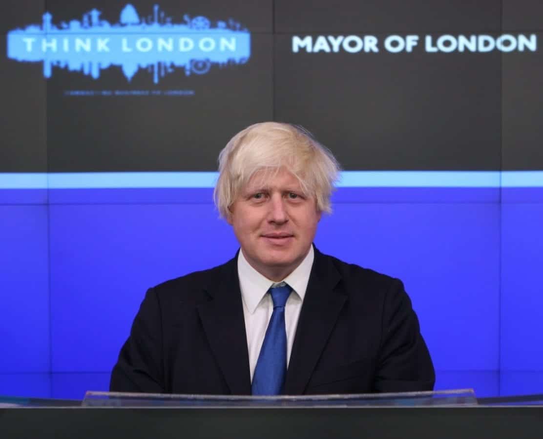 Watch – Boris Johnson angers Sikhs who ban alcohol by discussing whisky in temple
