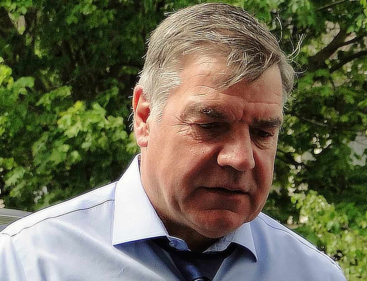 Allardyce claims being a shit English manager prevented him from getting England role in the past