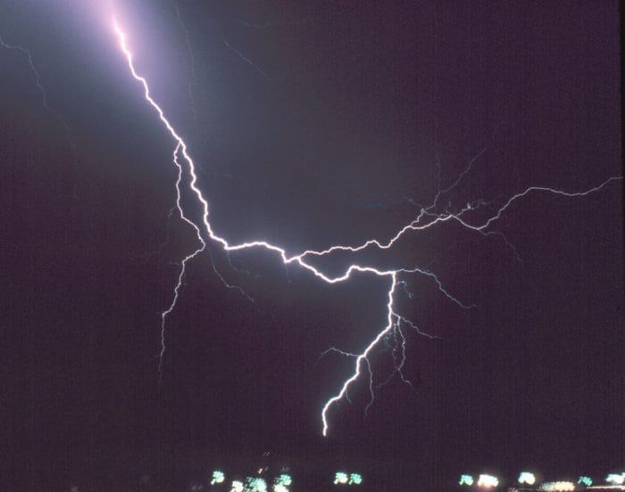 Watch – Lightning strikes world’s tallest building