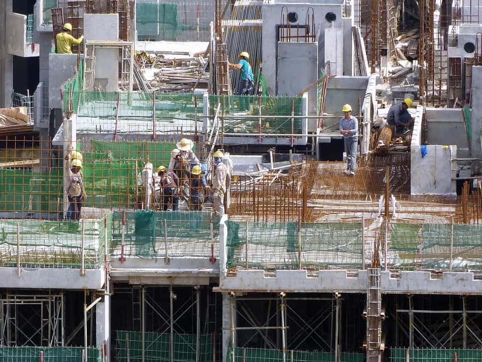 UK construction industry could lose 8% of workforce post-Brexit, new RICS figures reveal
