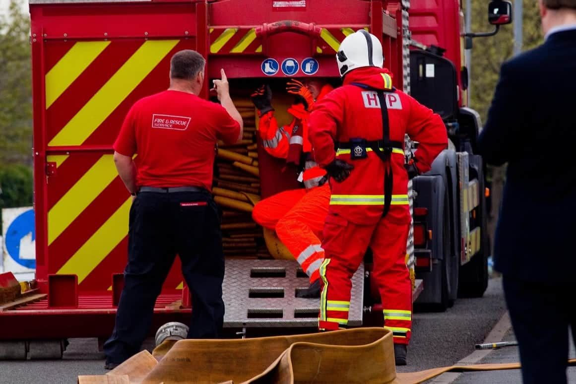 Large fire at Arrow XL warehouse in Blackpole, Worcester, Worcestershire.
The alarm was raised shortly after 8.30am this morning. Police have declared the fire a major incident. All employees have been evacuated from the building, no one has been hurt.