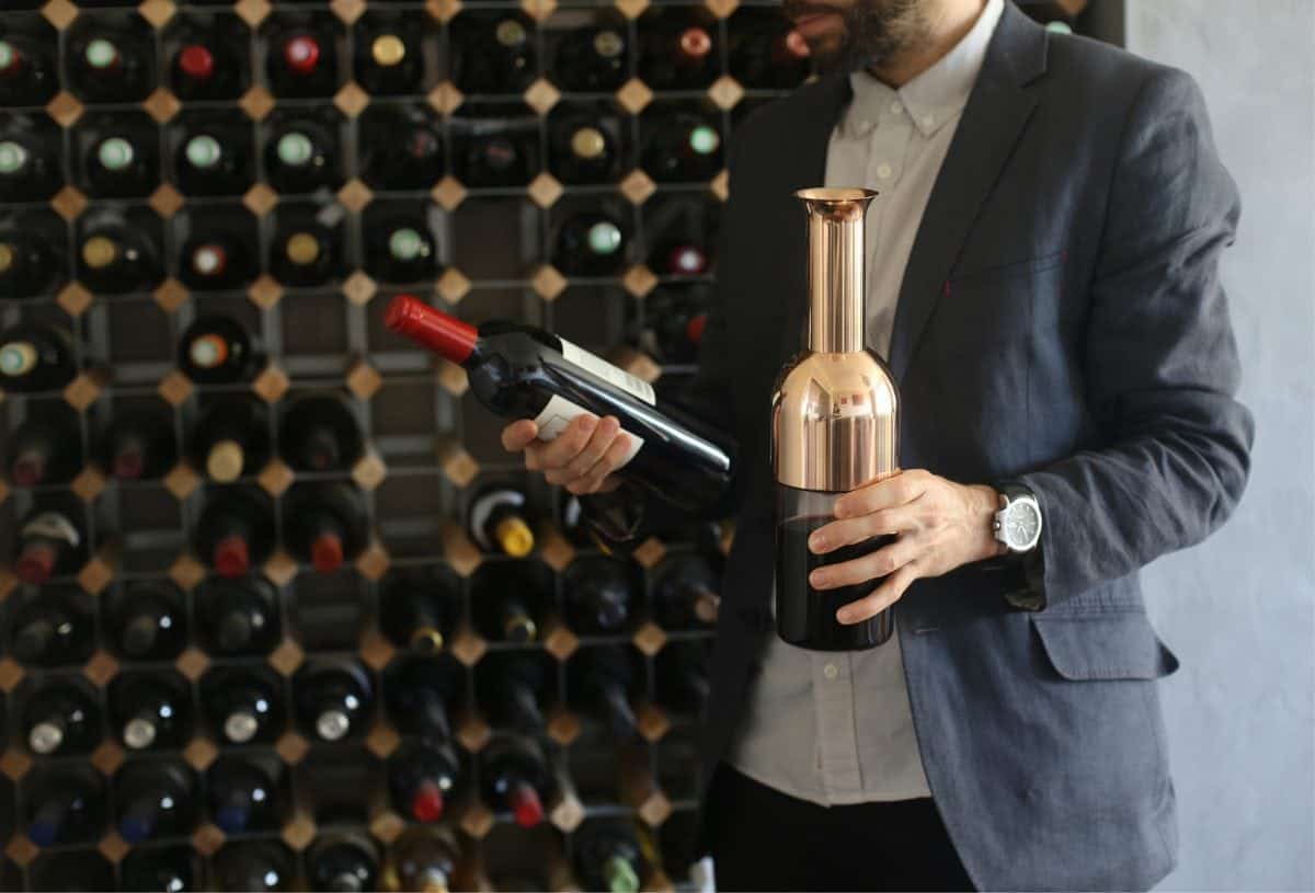 Decanter which keeps wine from for 2 weeks reaches funding target on Kickstarter