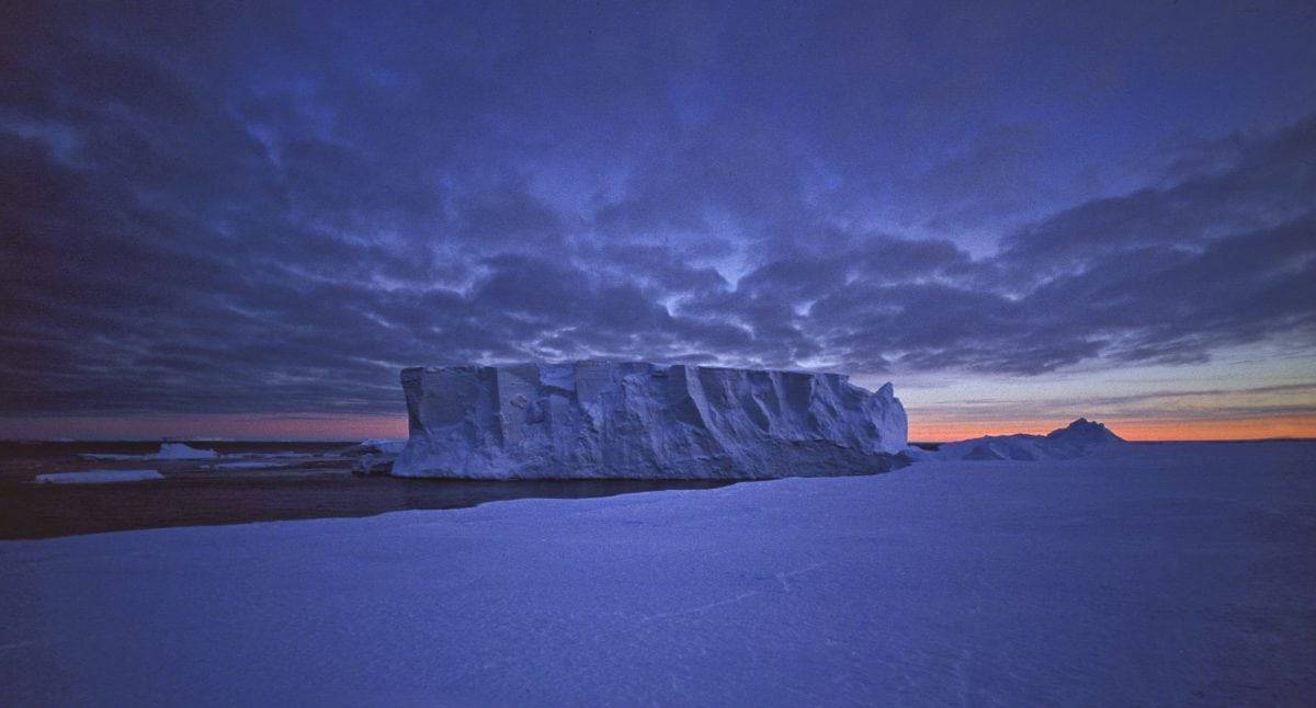 Trillion tonne iceberg breaks away from Antarctic ice shelf