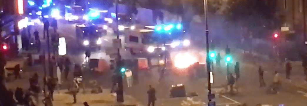 Riot police disperse Rashan Charles demo throwing missiles at officers in Dalston, London