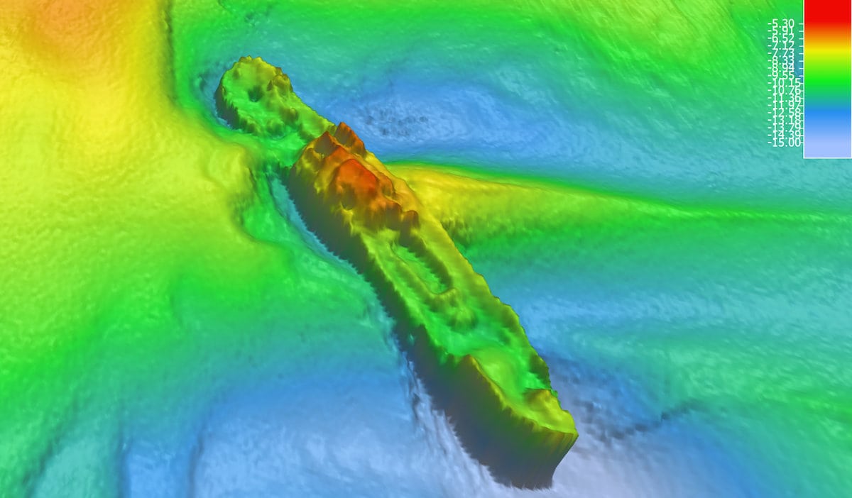 Incredible images show wreck of ship which was buried beneath sand in River Severn 