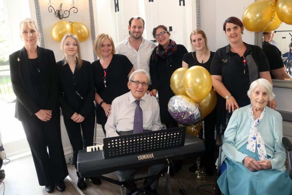 WATCH – 94-year-old pianist with dementia plays wife’s favourite song on 75th wedding anniversary