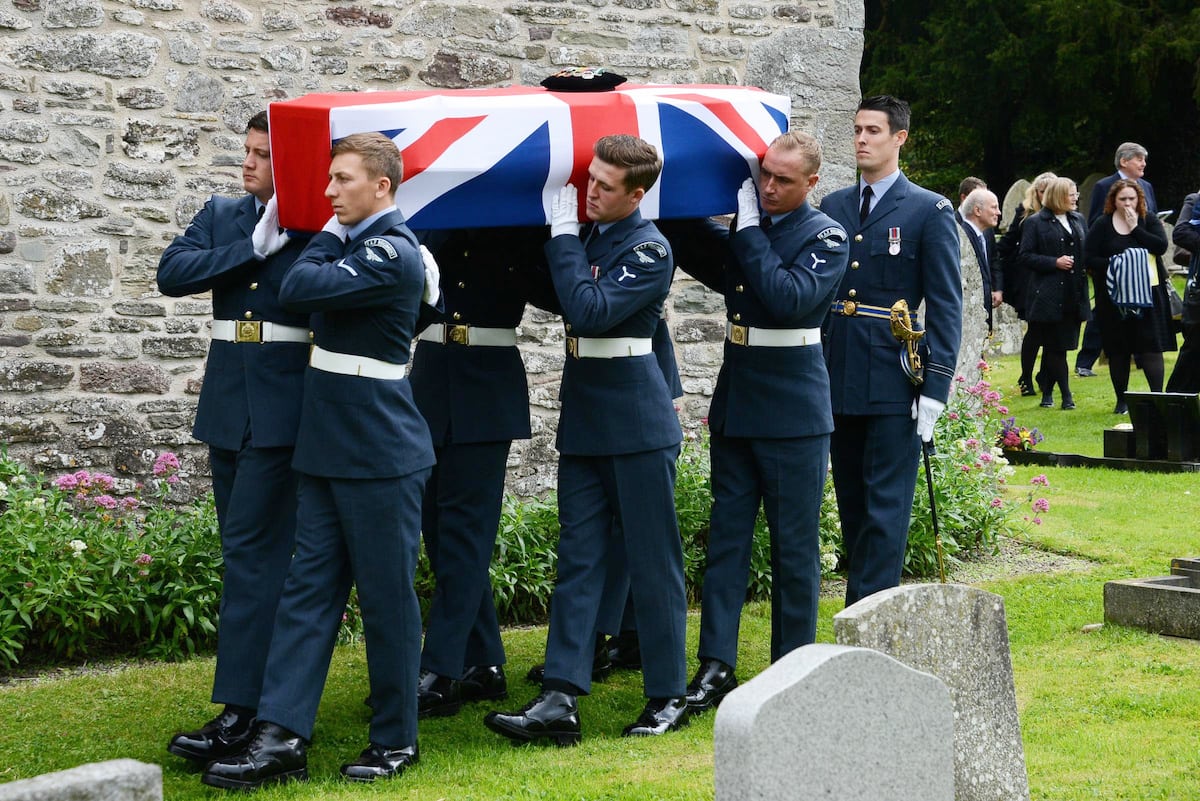 One of the last Battle of Britain pilots honoured at his funeral with Spitfire flypast