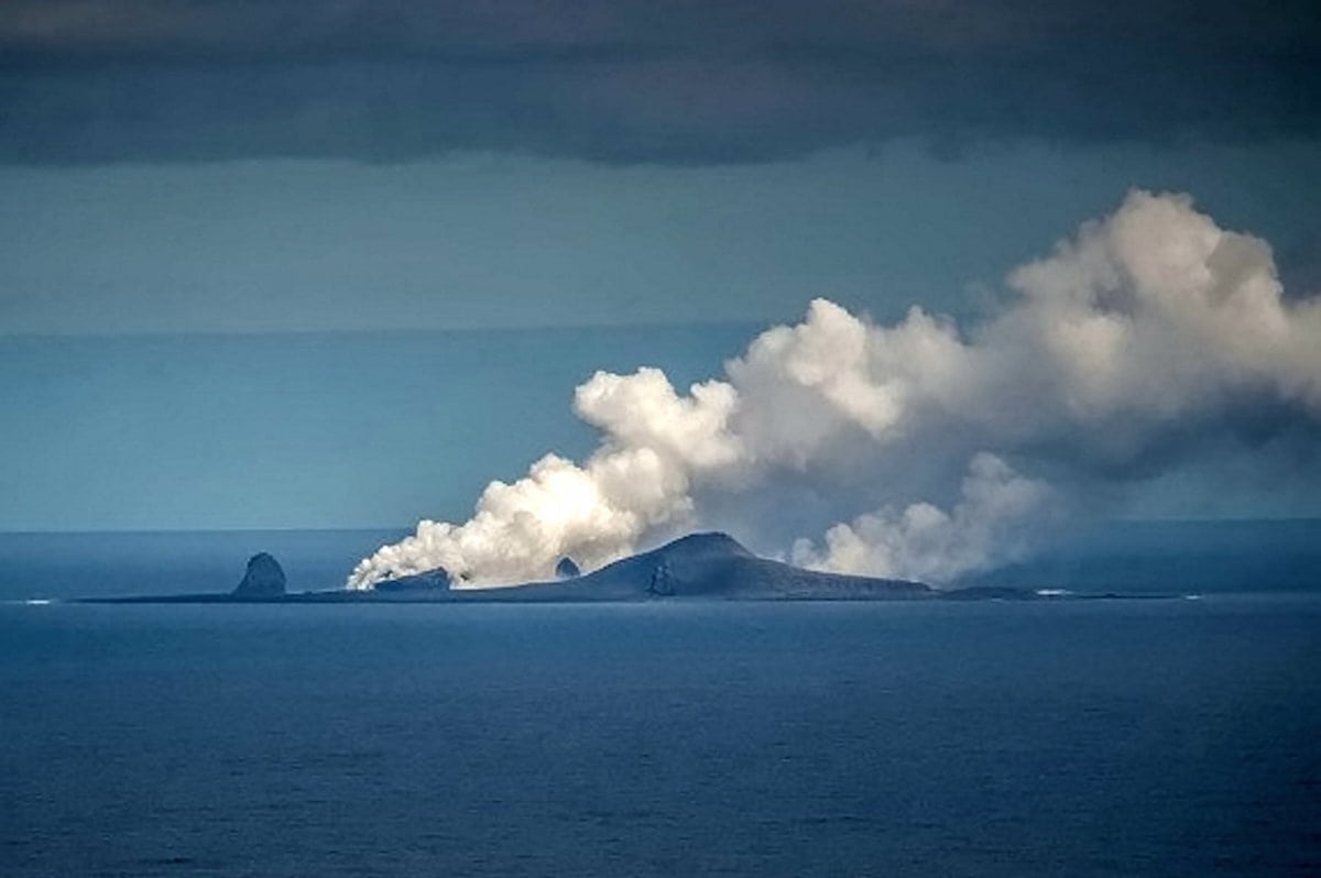 New warning to shipping from underwater volcanoes