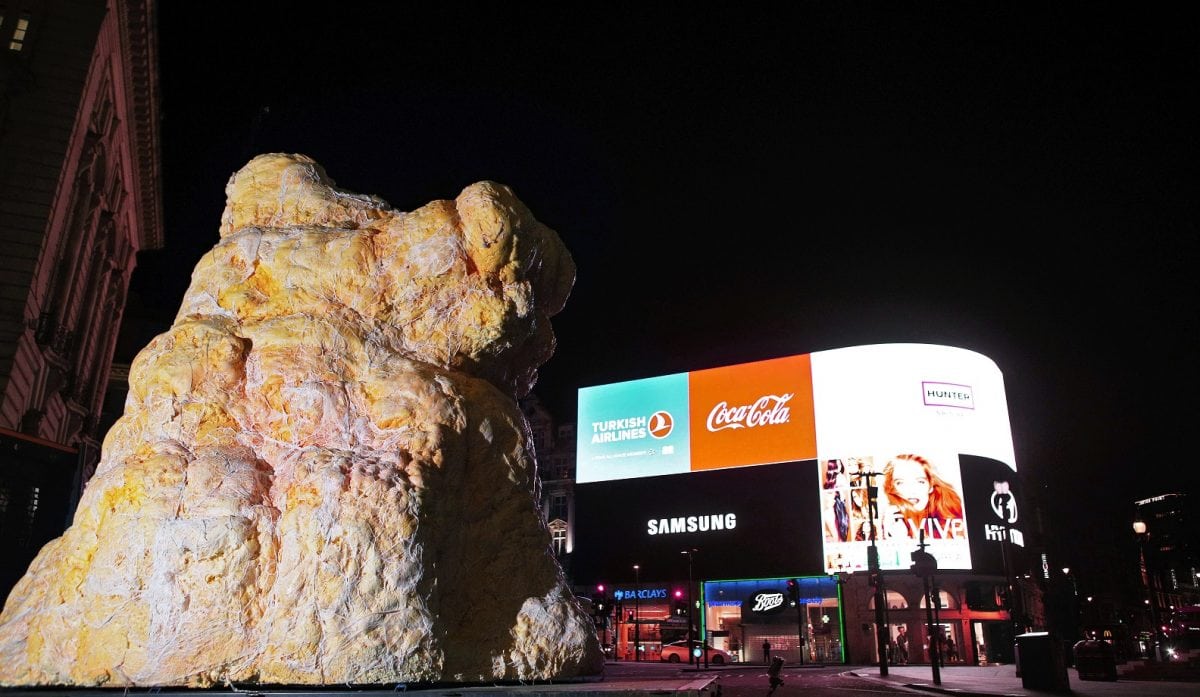 Gigantic fatberg appears in central London representing Yuletide indulgence