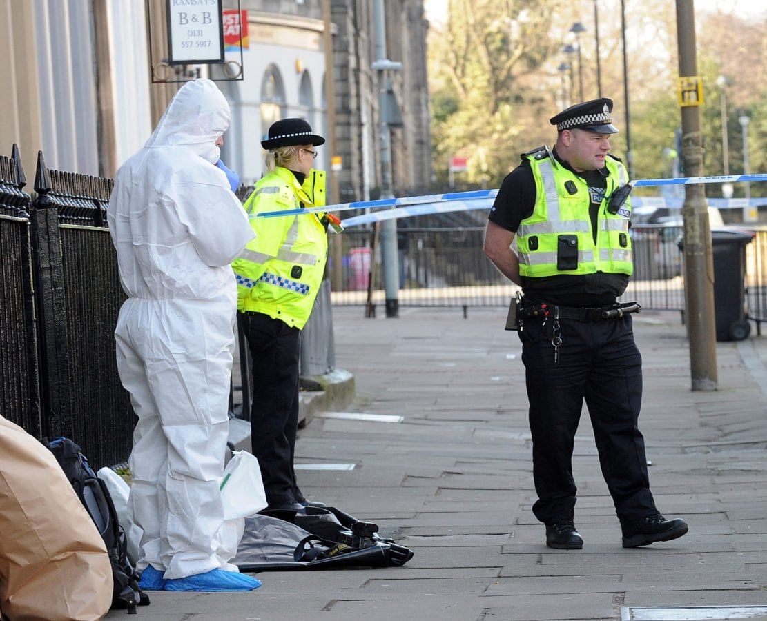 Passers-by try in vain to save rough sleeper from sub-zero temperatures in Edinburgh