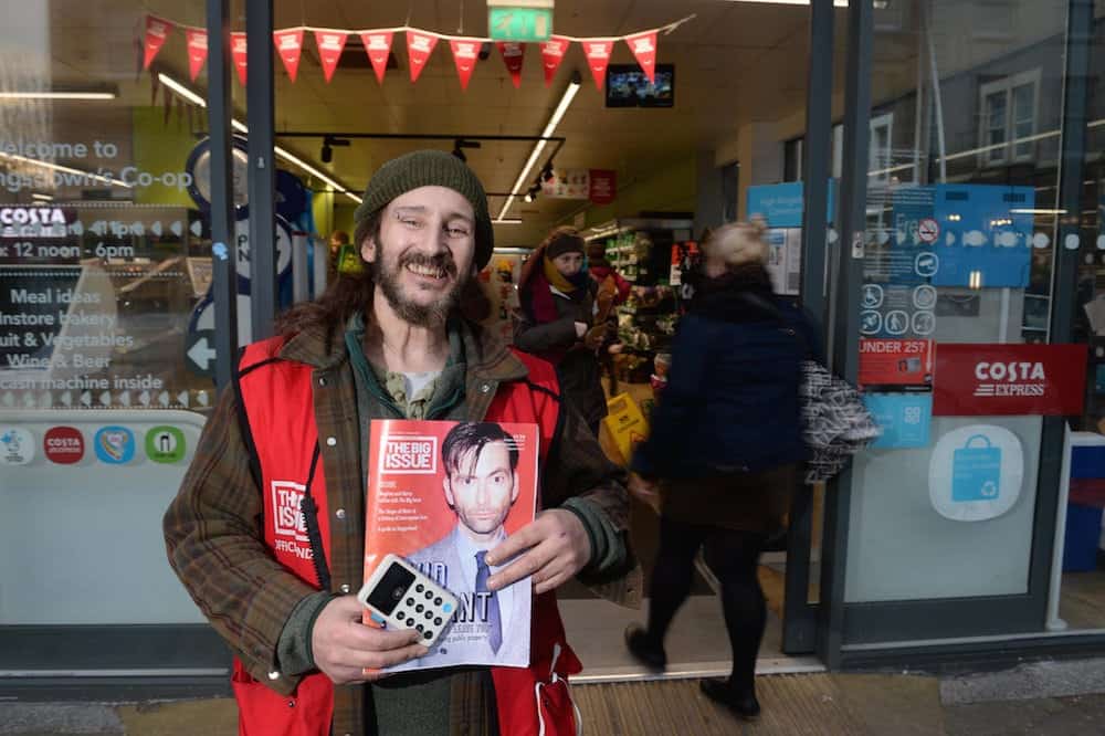 Entrepreneurial Big Issue seller who spent £30 on contactless card machine sees sales soar