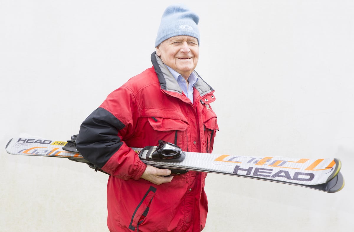 Britain’s oldest skier vows to return to the slopes at age of 98
