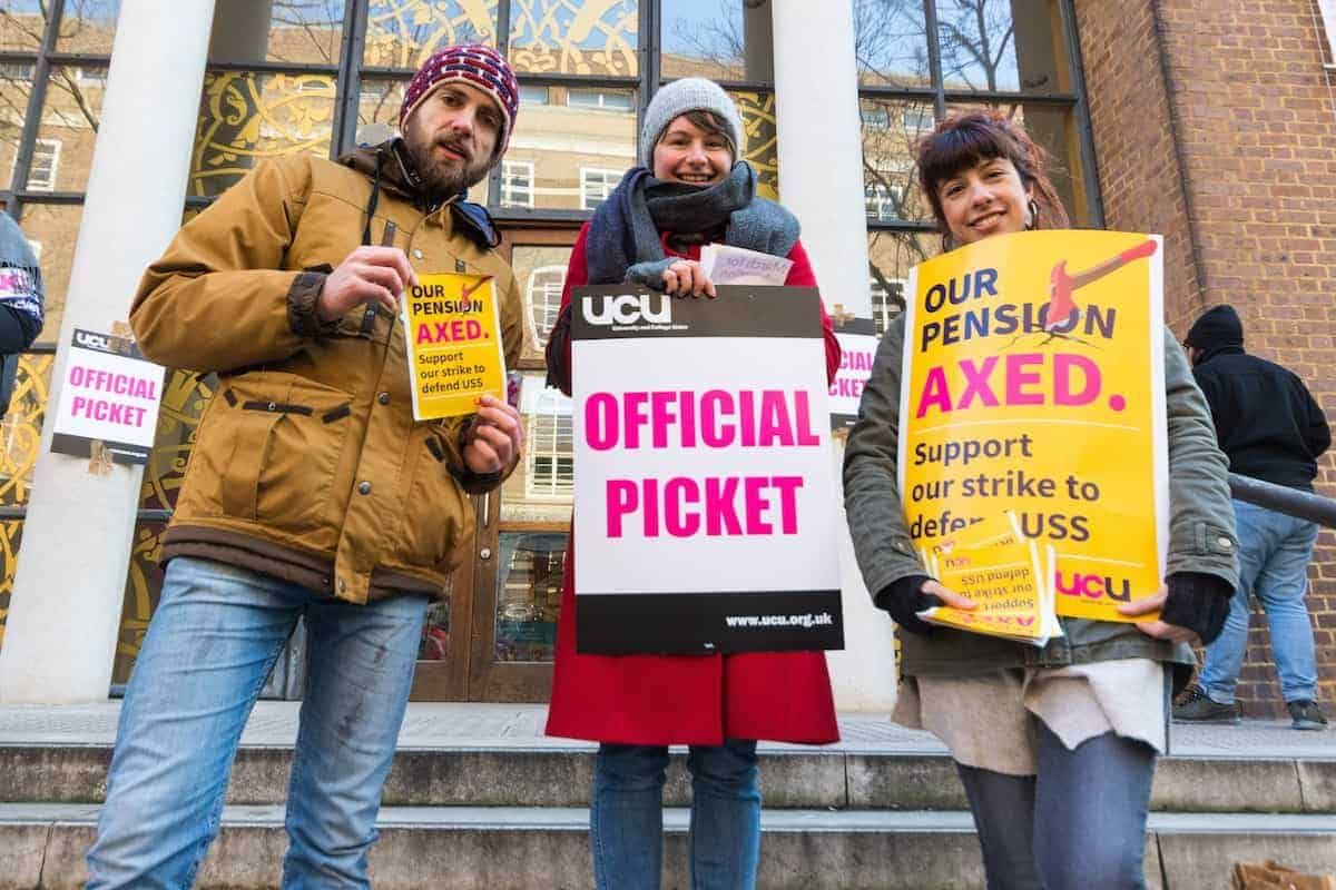 Students and lectures man picket lines and hold a rally on the steps of SOAS (School of Oriental and African Studies) at UCL. Students and staff at UCL man picket lines as and estimated 40,000 University and College Union (UCU) lecturers and academics across the UK strike over changes to their pensions. The strike is the first in a planned series of 14 days of walkouts. UCL, London, February 22 2018.