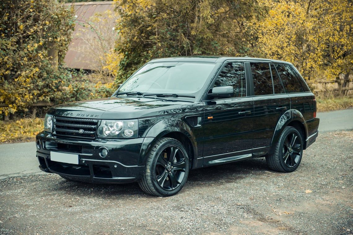 Drive it like Beckham! Ex Manchester United superstar David Beckham is selling one of a kind Range Rover