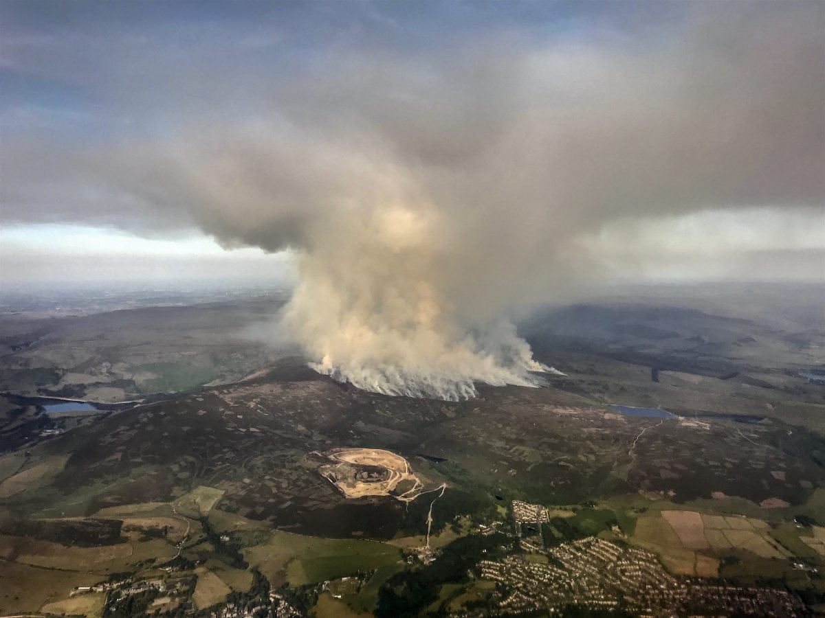 Shocking images of huge fire sweeping Saddleworth Moor as 30 homes are evacuated