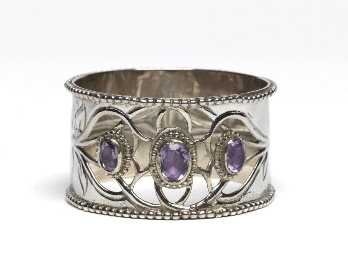 19th Century jewellery reveals fascinating story of Victorian lesbians