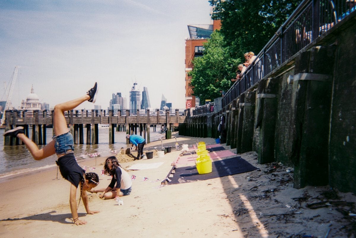 Stunning pics by homeless people – capturing life on streets of London