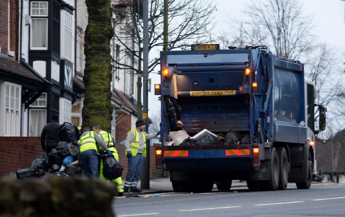 Police in town reeling from ‘Britain’s worst child abuse scandal’ training Bin men to spot signs of sex abuse