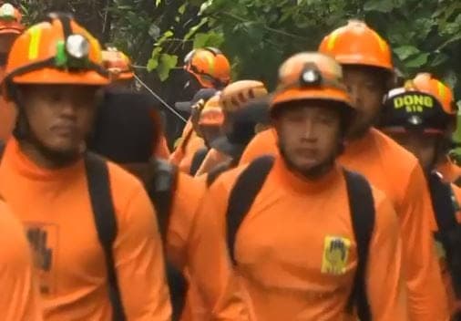 Thailand cave rescue begins in race against time