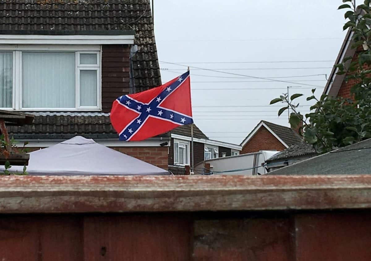 Country & Western fan forced to take down Confederate flag – over allegations it is racist