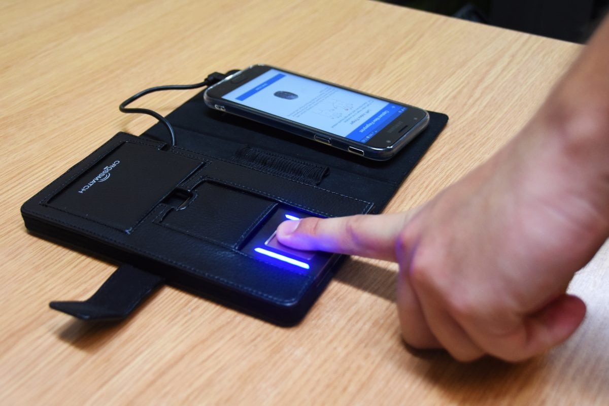 New mobile fingerprint scanner allows cops to identify suspects and offenders in just 60 seconds