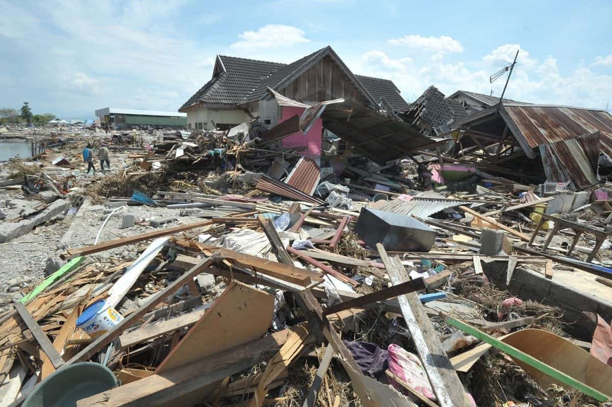 Images from Palu, Indonesia show the destruction caused by earthquake & tsunami