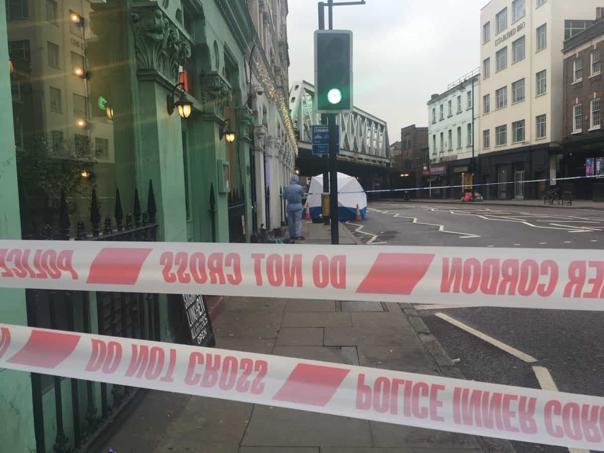 HOXTON MURDER HUNT – Man got into dispute with at least two men before knifed outside bar