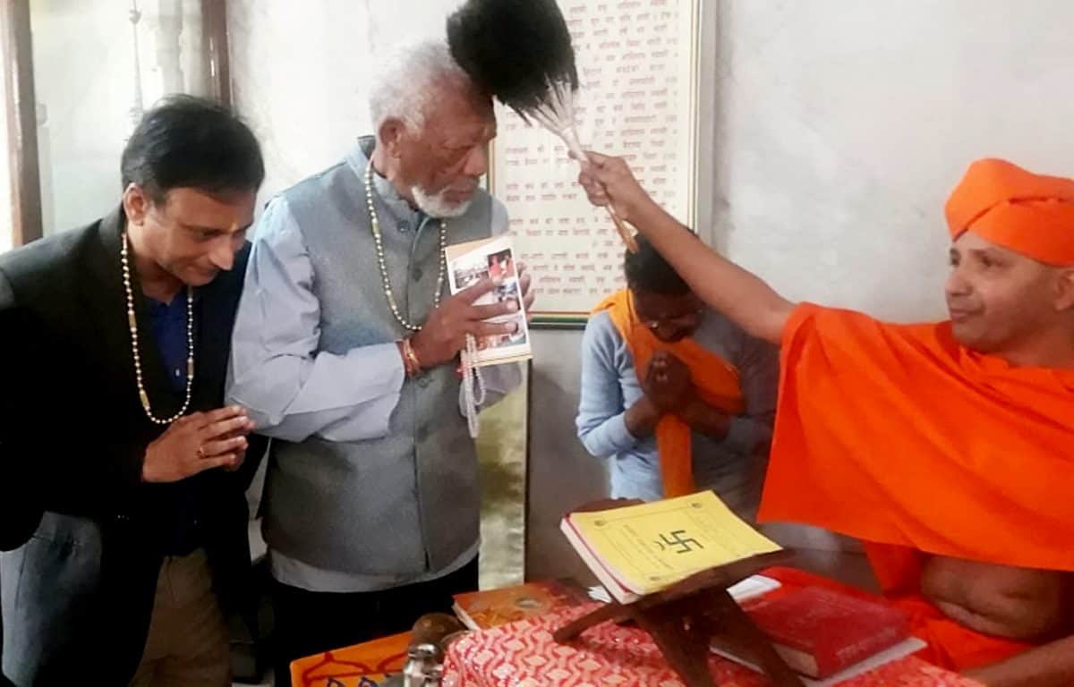 Morgan Freeman blessed by holy man in Nepal