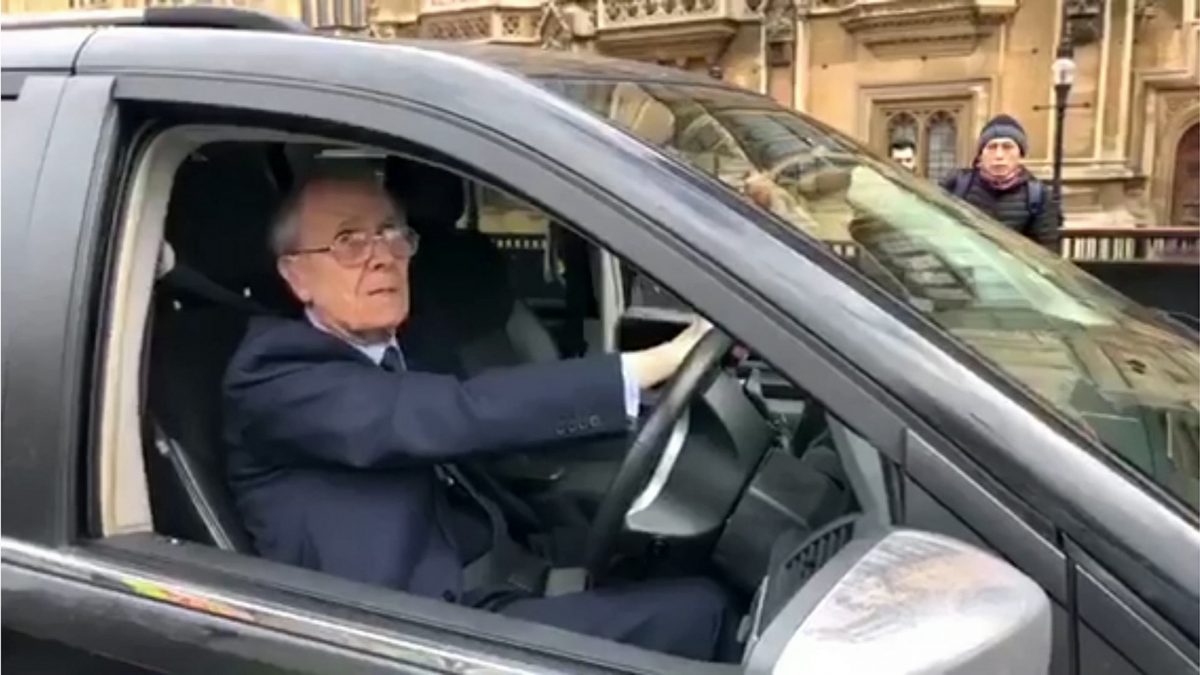 Video – Former Tory minister stopped by police after ‘running over foot’ of tourist